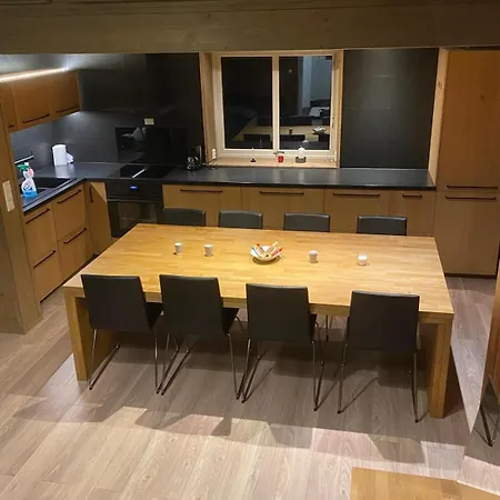 Modern Retreat Private